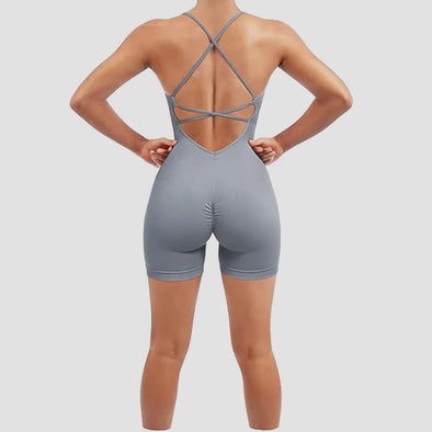 Macacão Feminino Curto e Monocromático