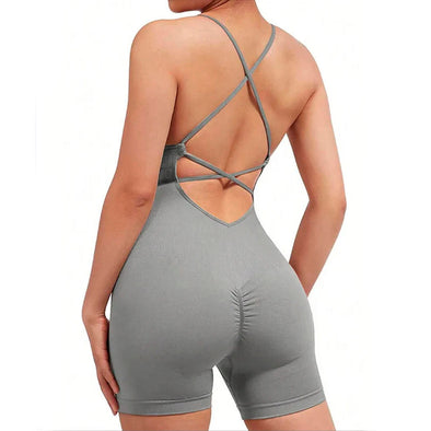Macacão Feminino Curto e Monocromático